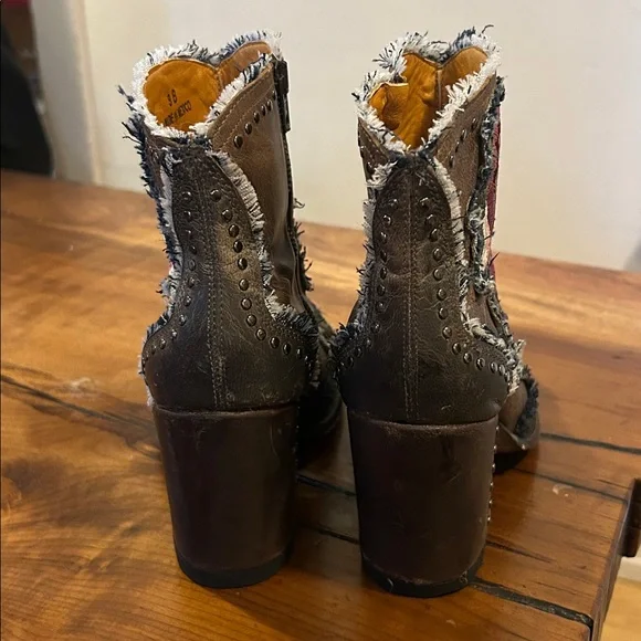 Old Gringo Brown Ankle Boots with Rose Embroidery - Picture 5 of 8